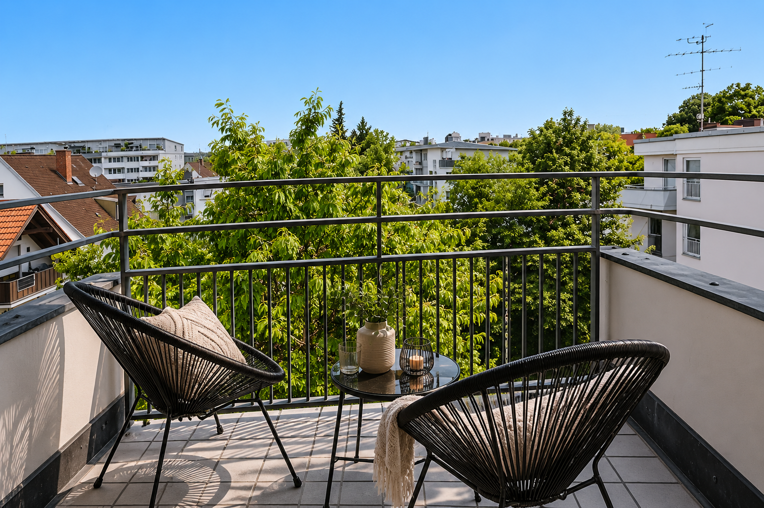 WG Zimmer mit eigenem Balkon in Berg am Laim