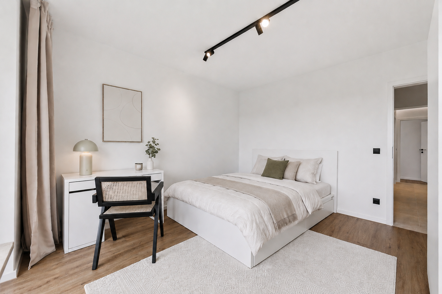 Großzügiges WG-Zimmer mit eigenem Balkon in Berg am Laim